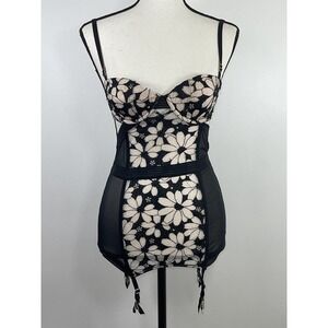 Victoria's Secret Sz 34B Black Lace Fitted Stretch Teddy Lingerie Zip